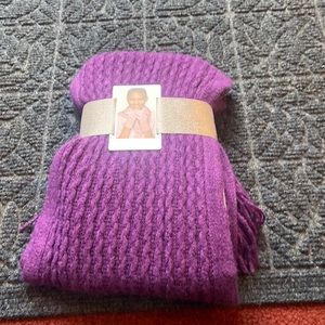 Brand new  glove and scarf set by NY& C